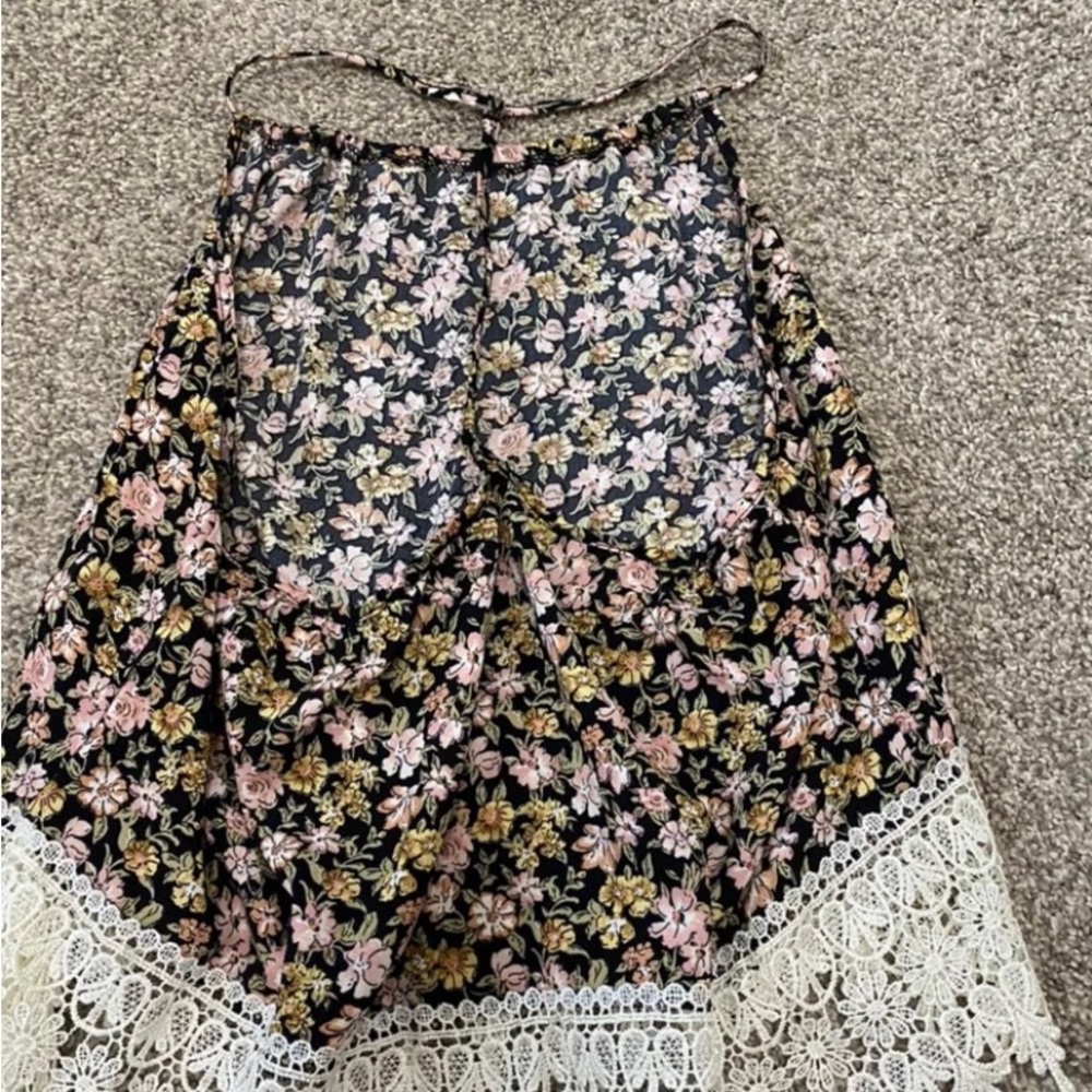 Halter Top - Picture 2 of 3